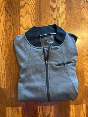 Nike Men's Gray Zip-Up Dri-FIT Sweater with Chest Pocket